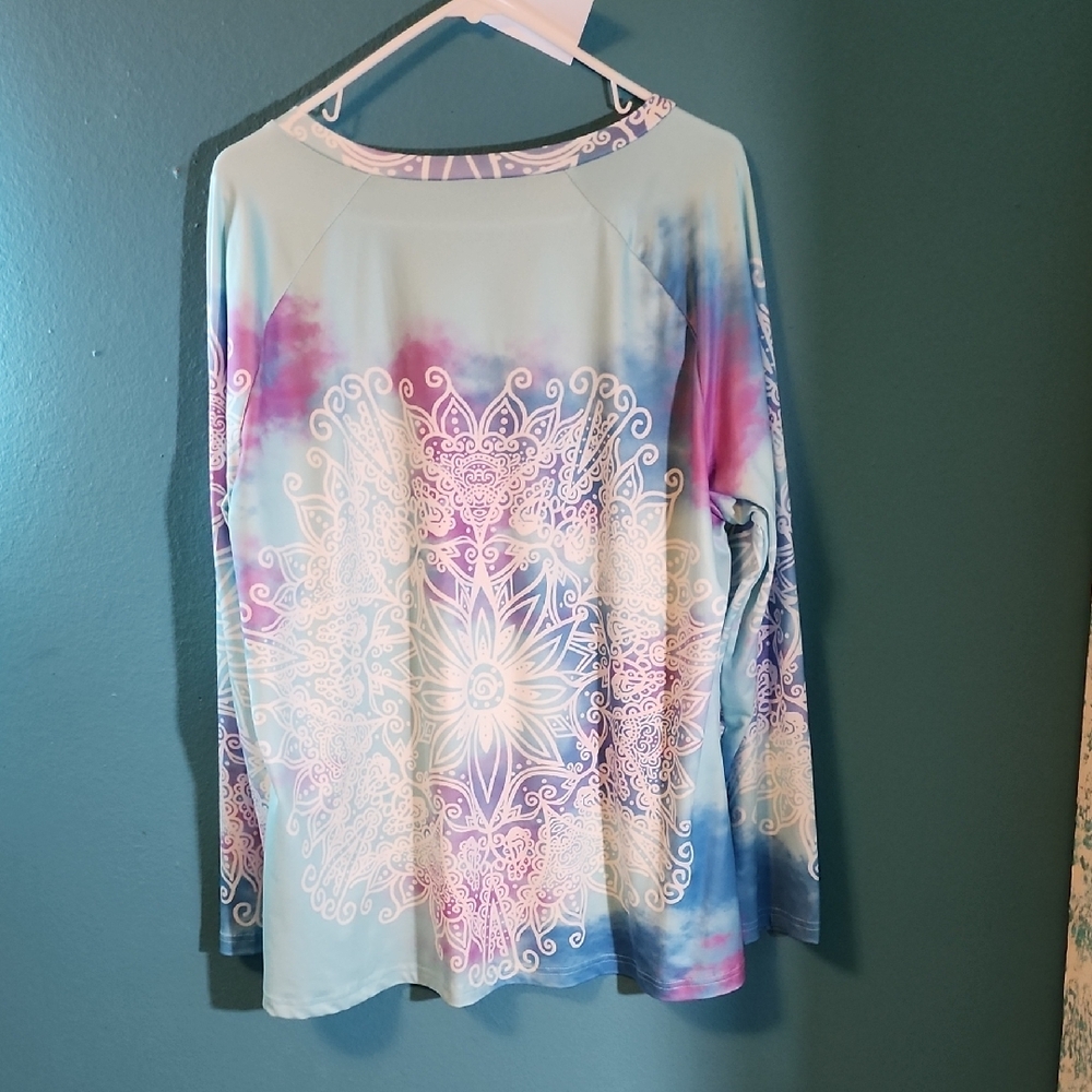 Women's Pastel Mandala V-Neck Long Sleeve Top - Picture 4 of 5
